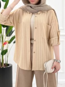 شومیز مانتویی دخترانه و زنانه با یقه مردانه، آستین پاگن‌دار و جیب جلوی تزیینی، مناسب فصول گرم و ست با انواع شلوار